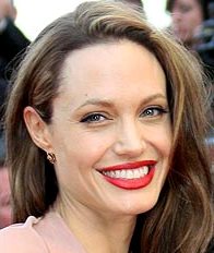 Анджелина Джоли помогла пакистанским беженцам