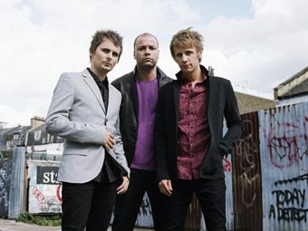 Muse сместили Веру Линн с вершины британского чарта