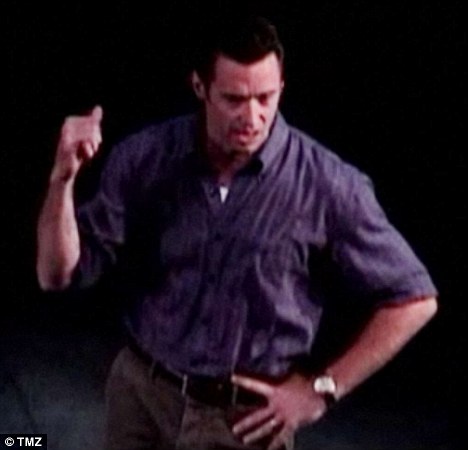 Хью Джекмен и Дэниел Крейг занялись воспитание зрителей