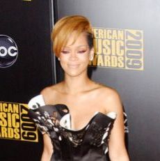 Рианна рассказала о своем новом видео на песню Hard