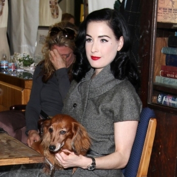 Dita: Stripteese (продолжение)