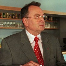 Ив Роше скончался в Париже