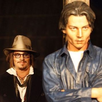 Джонни Деппу установили памятник 