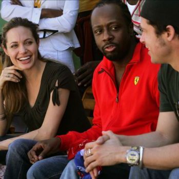 Анджелина Джоли и Брэд Питт пожертвовали миллион жертвам землетрясения на Гаити