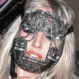 Lady Gaga пугает жителей Нью-Йорка