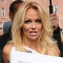 Памела Андерсон написала Путину