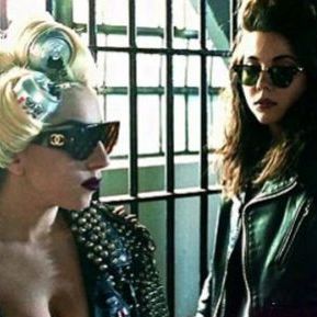 Lady Gaga не разговаривает с родителями из-за младшей сестры