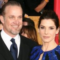 Сандра Баллок официально разведена