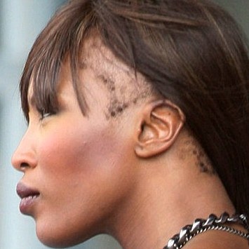 Наоми Кэмпбелл теряет волосы?