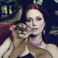 Рекламе с обнаженной Джулианной Мур не место в Венеции