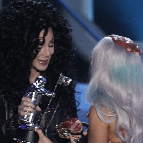 Lady GaGa споет с Шер