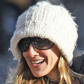 Сара Джессика Паркер с детьми по дороге в школу