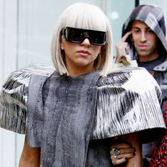 Леди Гага подтвердила, что она исполнит новую песню в Париже