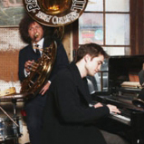 Роберт Паттинсон и джаз-бэнд Нового Орлеана