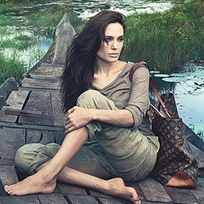 Ценности Анджелины Джоли: первый снимок для Louis Vuitton