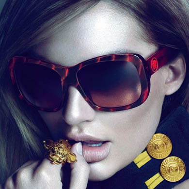 Кэндис Свейнпол для Versace 