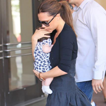 Харпер Севен Бэкхем выходит в свет