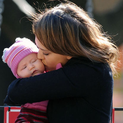 Джессика Альба с дочерьми в Нью-Йорке