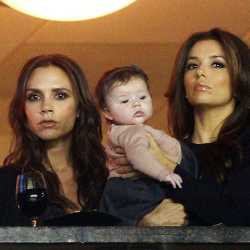 Ева Лонгория, Виктория и Харпер на матче LA Galaxy