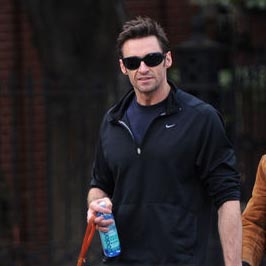 Хью Джекман с семьей в Нью-Йорке