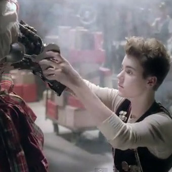 Justin Bieber - Santa Claus Is Coming To Town