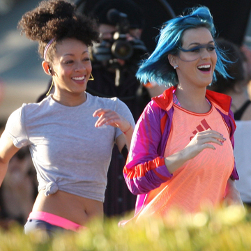 Будни Кэти Перри: Мальвина на пробежке