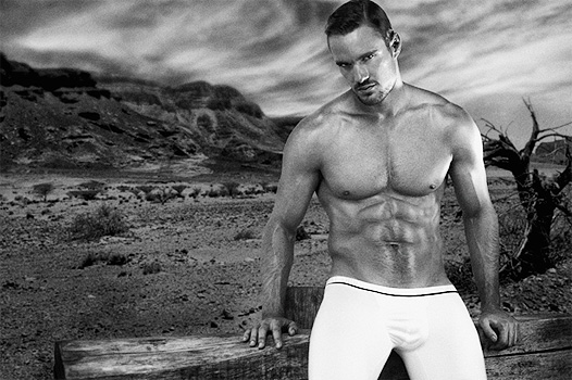 Откровенная фотосессия Тома Эванса