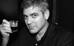 Джордж Клуни набирает звездную команду