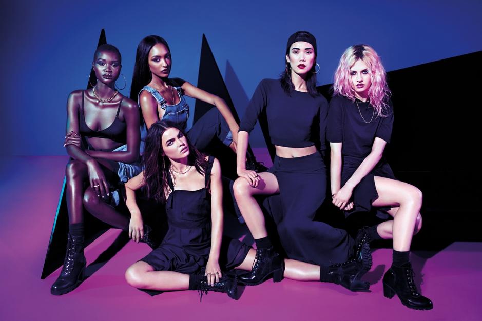 Рианна представила коллекцию для бренда River Island