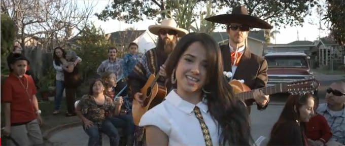 Дебютный видеоклип Беки Джи