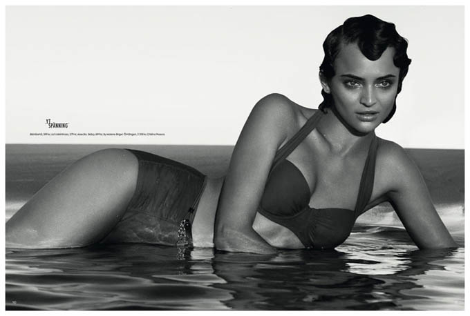 Селия Бекер в пляжной фотосессии 