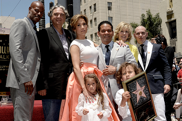 Дженнифер Лопес получила звезду на Аллее славы