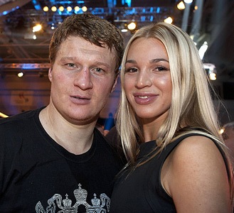 Боксер Александр Поветкин женился на модели