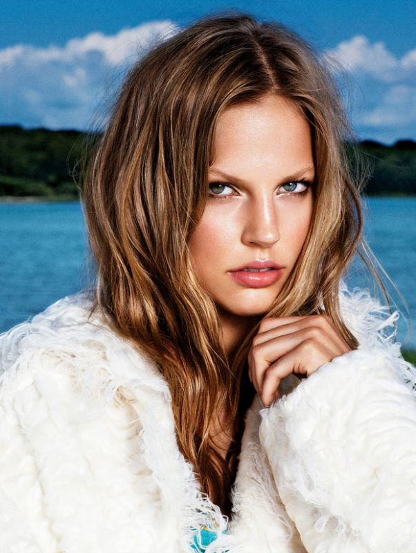 Элизабет Эрм в испанском Vogue 