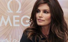 Синди Кроуфорд станет продюсером сериала о моде