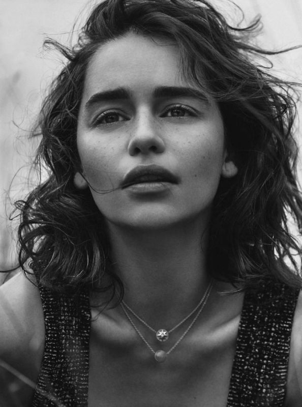 Эмилия Кларк на страницах журнала Dior