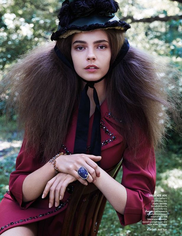 Мина Цветкович в таиландском Vogue
