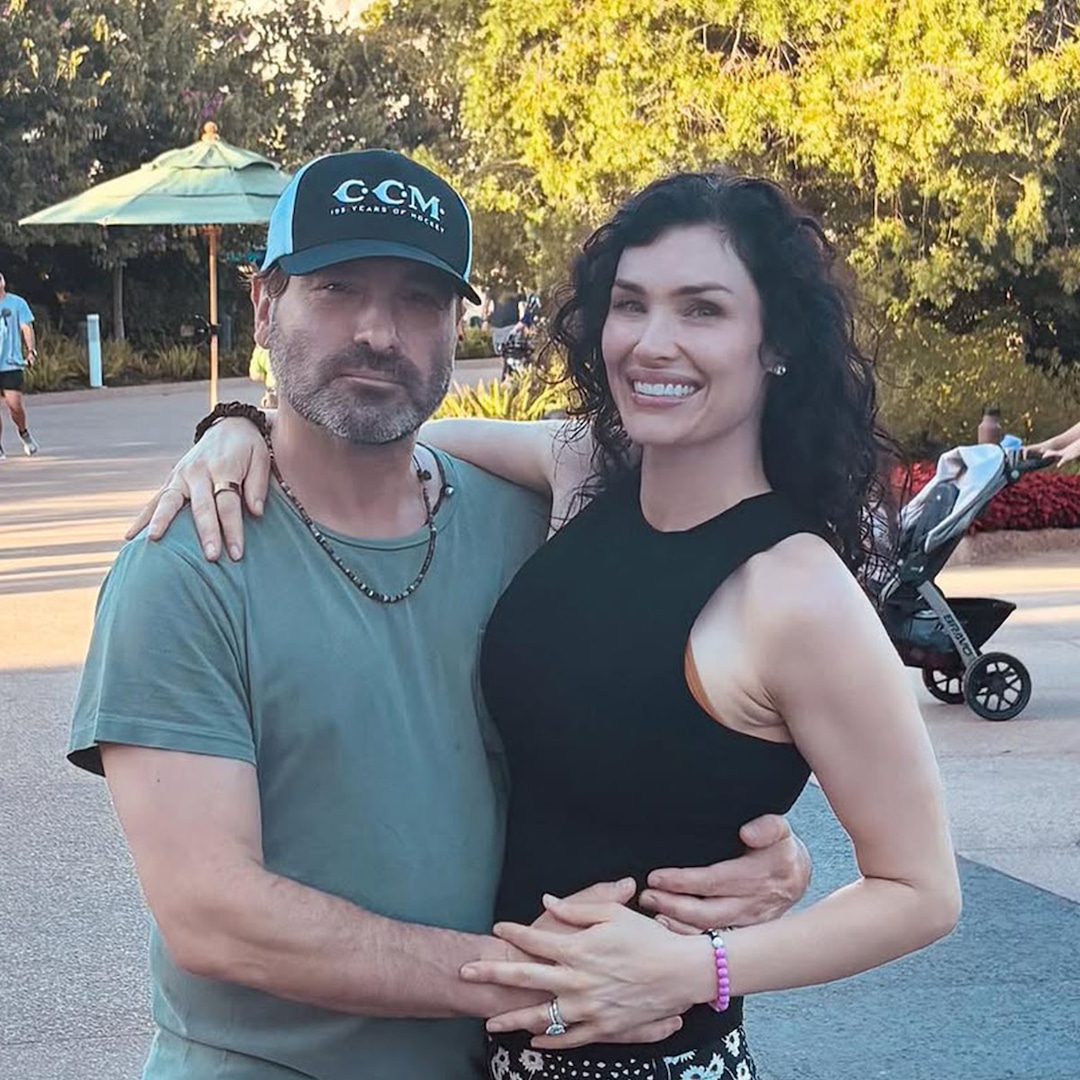 Джонни Галекки поделился редкими кадрами семьи на Дисней‑Уорлд: дочь Оона Эвелена и сын Эйвери Орбисон