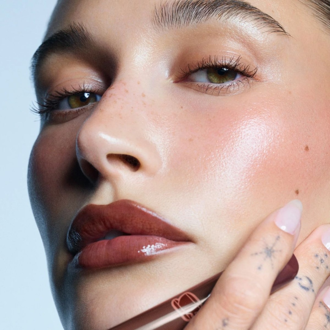 Хейли Бибер отмечает день рождения лимитированной коллекцией Rhode Beauty