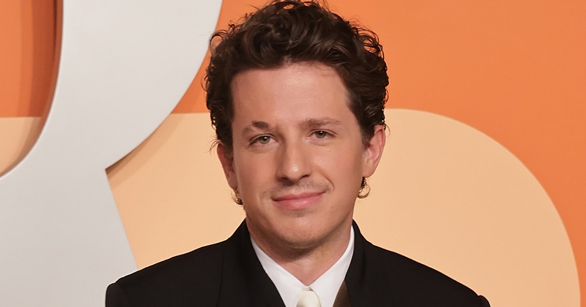 Charlie Puth Ответил на Критику по Поводу Его Выступления с Гимном на Супербоуле-2026