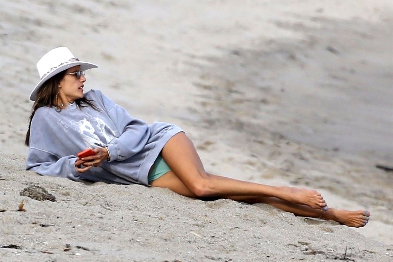 Alessandra Ambrosio, photo #1068059