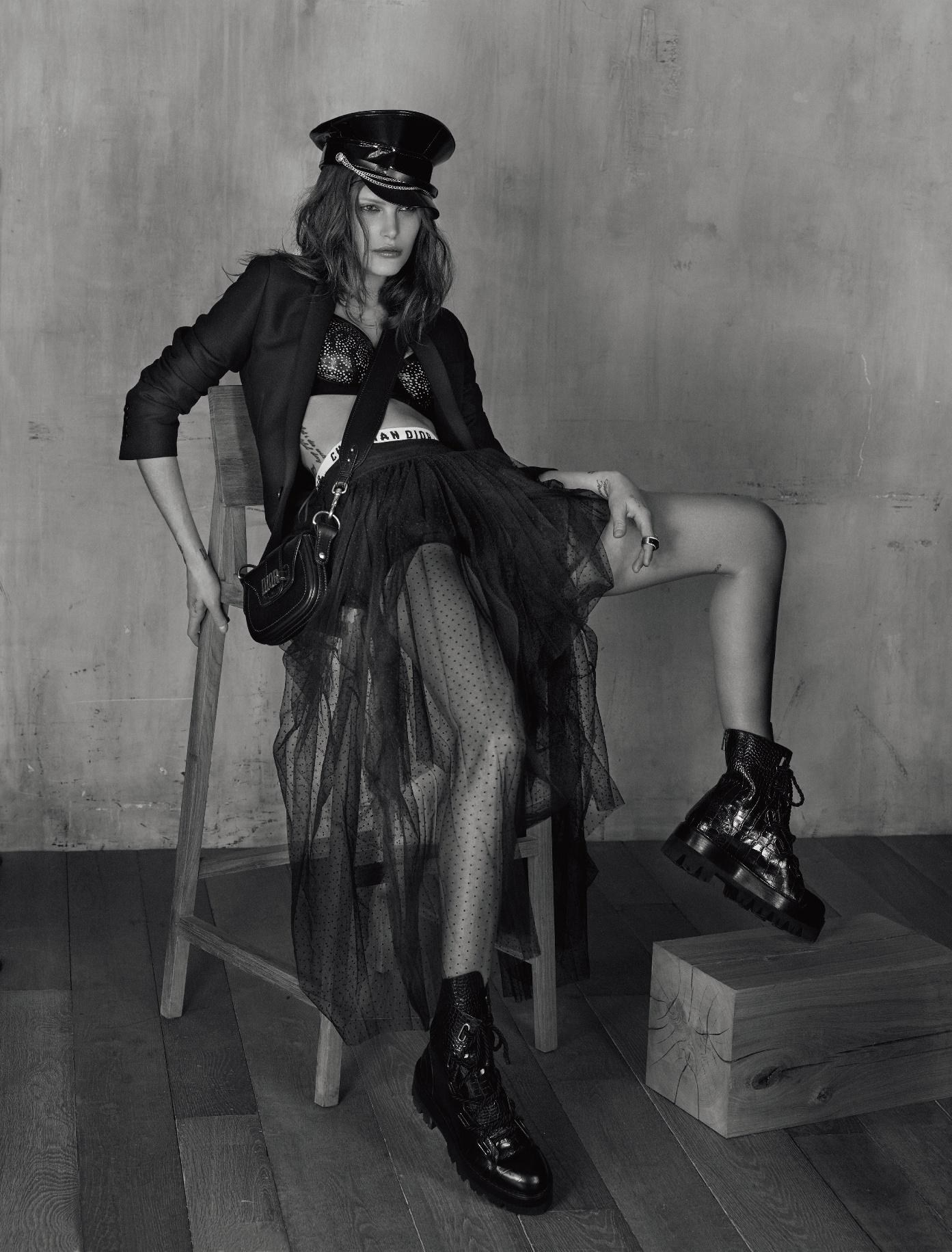 Catherine McNeil, photo #936123