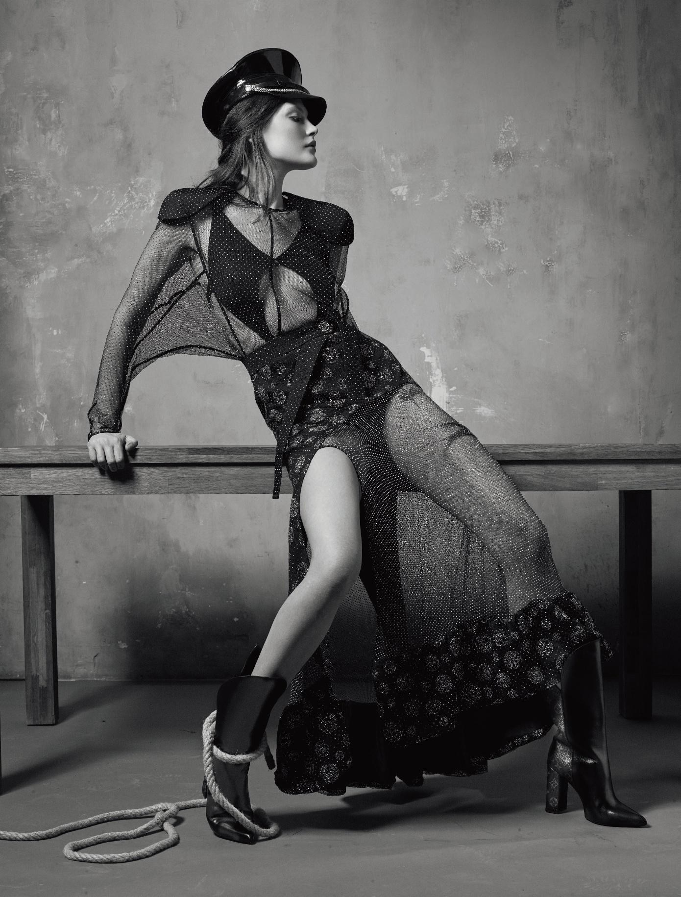 Catherine McNeil, photo #936127