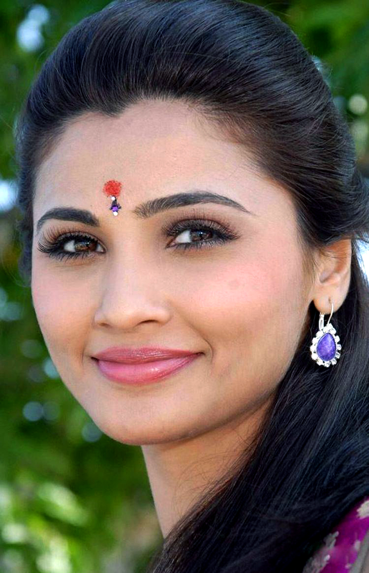 Daisy Shah, photo #1111675