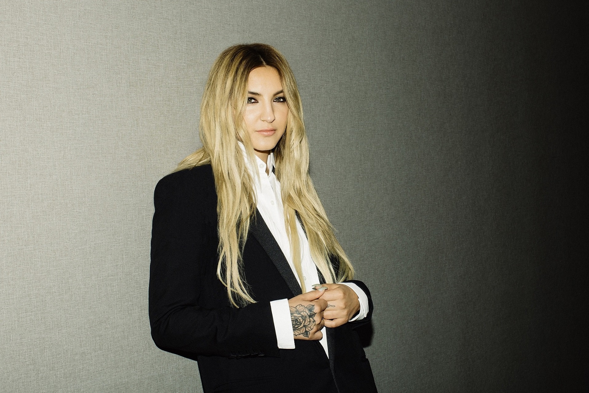 Julia Michaels, photo #1039314