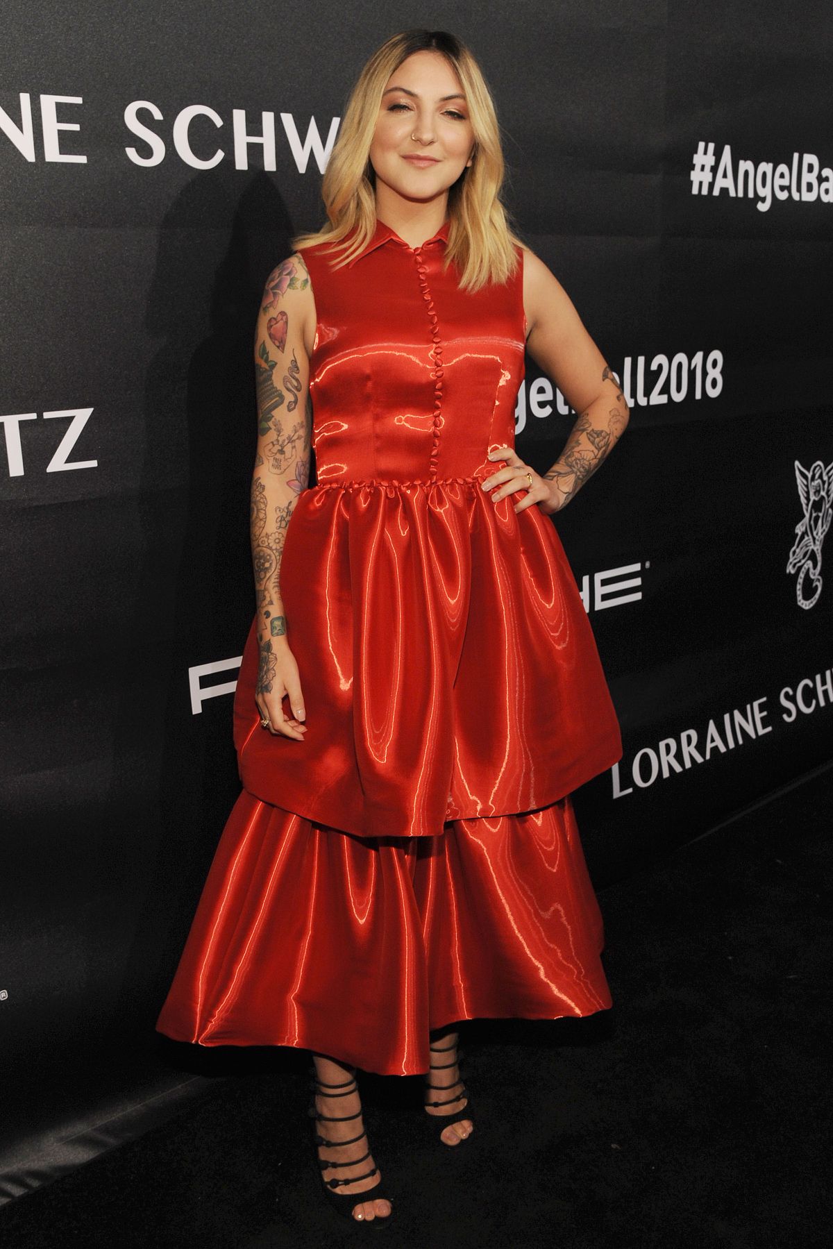 Julia Michaels, photo #1111347