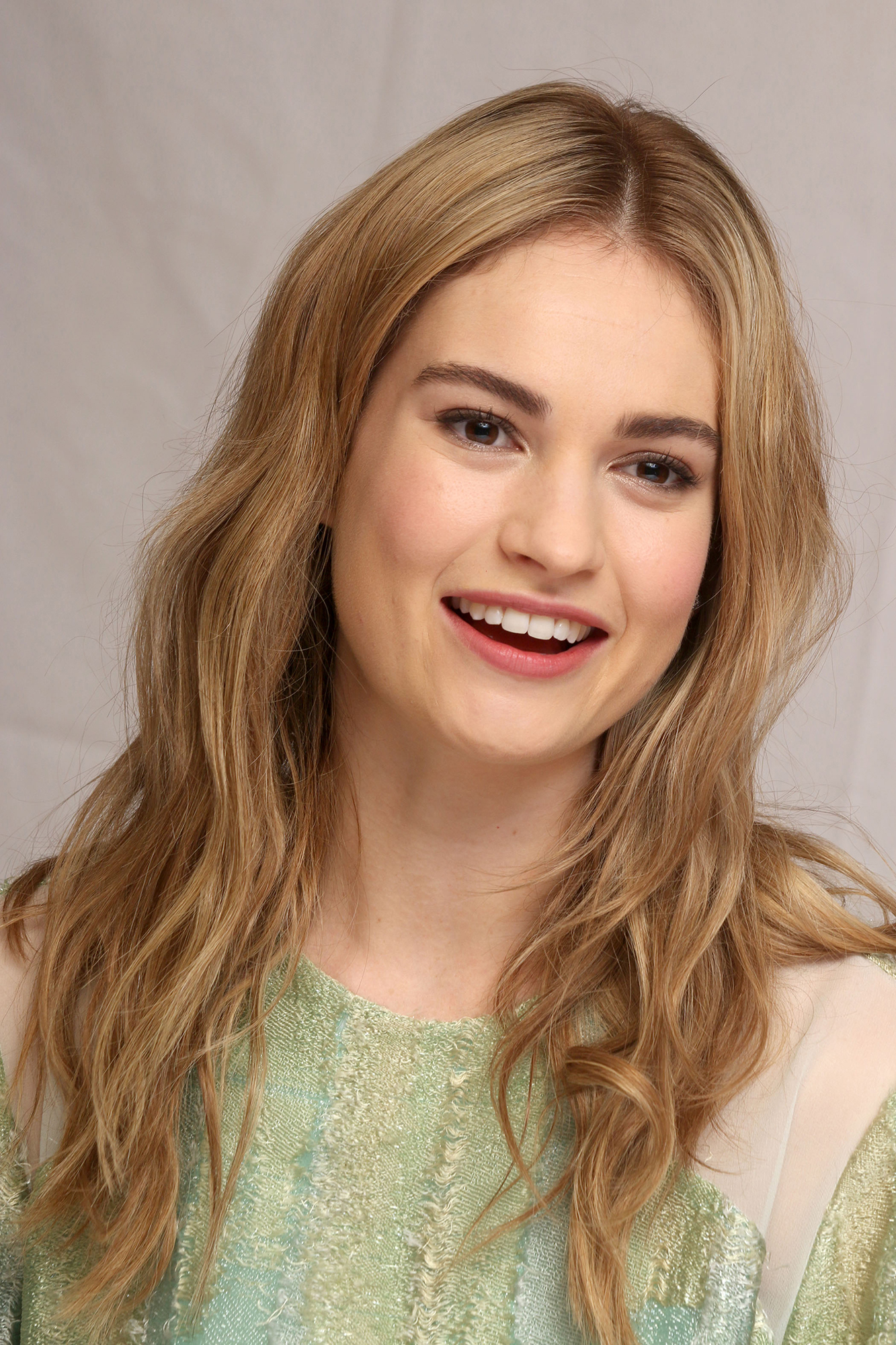 Lily James, photo #802083