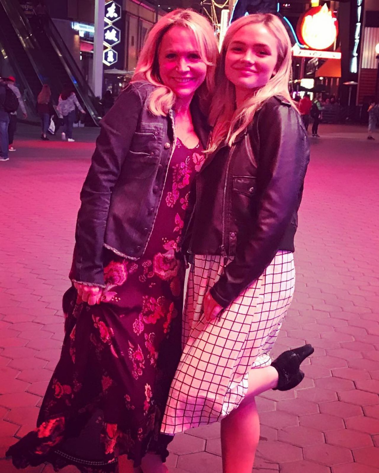 Natalie Alyn Lind, photo #1081760