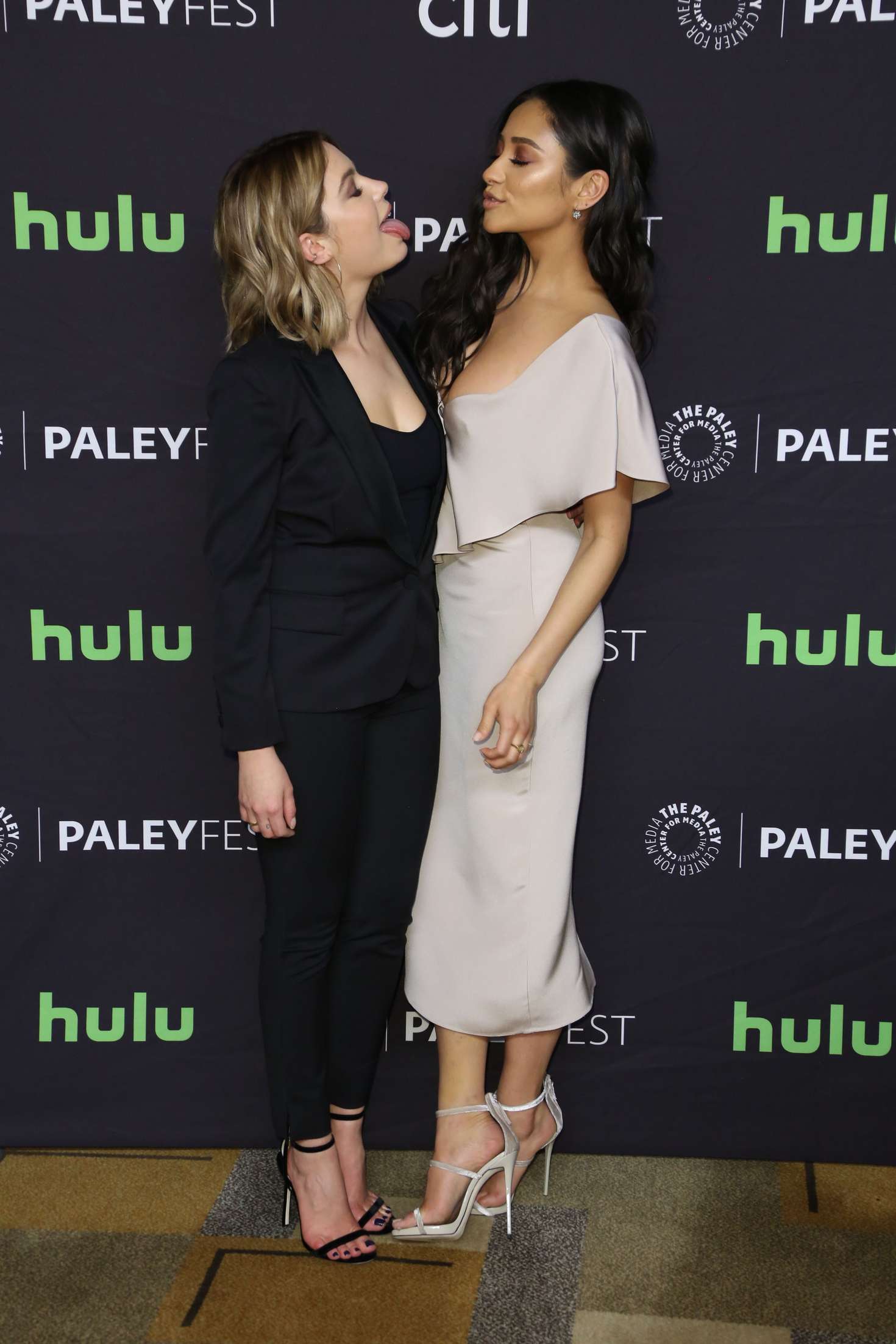 Shay Mitchell, photo #950335