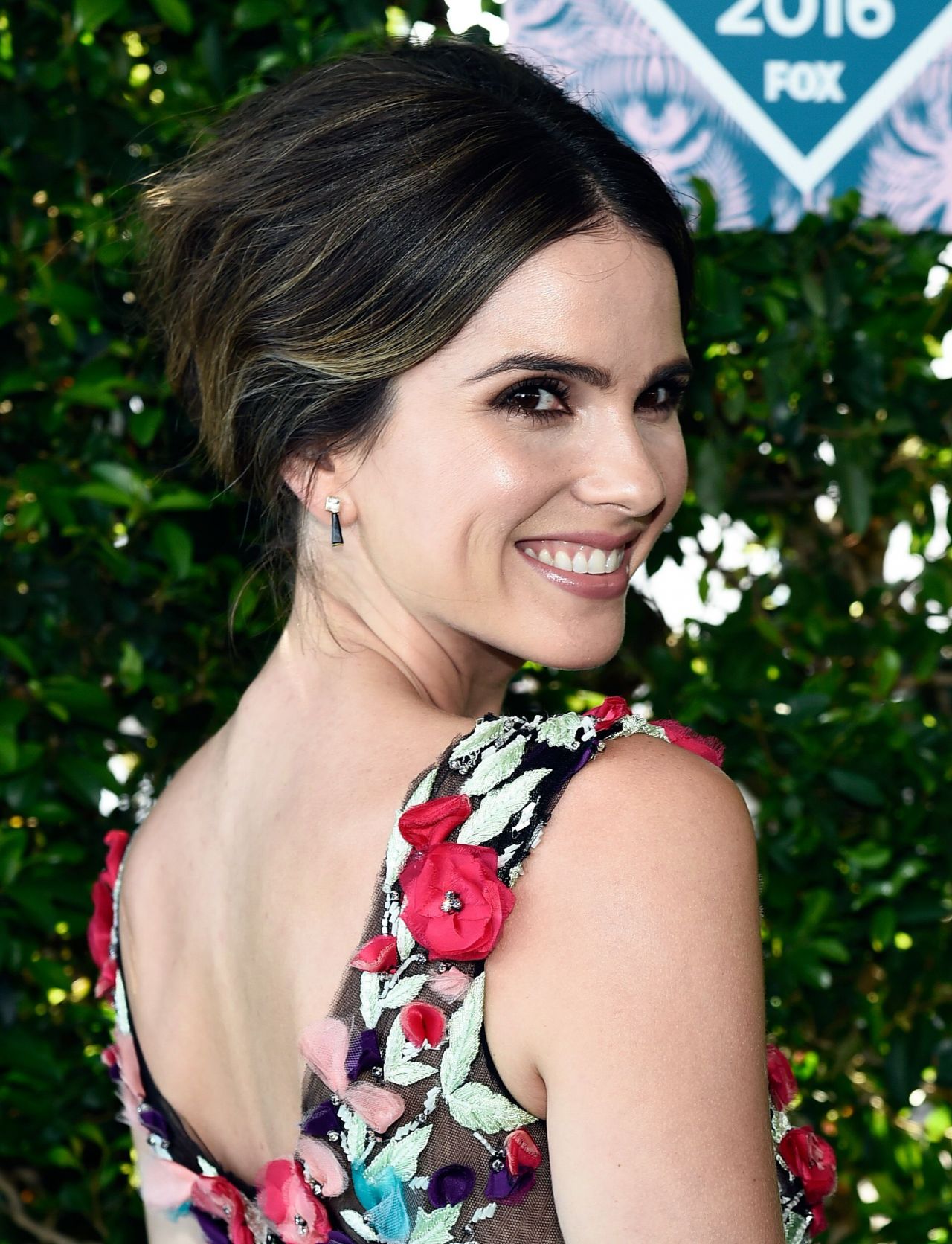 Shelley Hennig, photo #903147